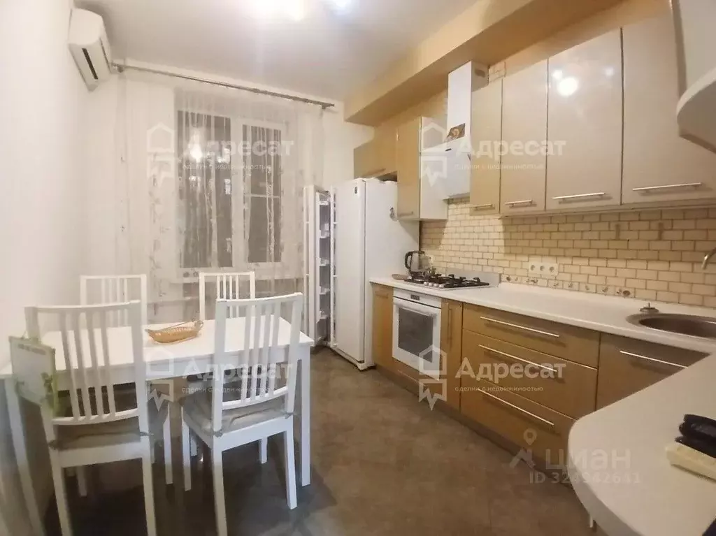 3-к кв. Волгоградская область, Волгоград Советская ул., 28 (75.0 м) - Фото 0