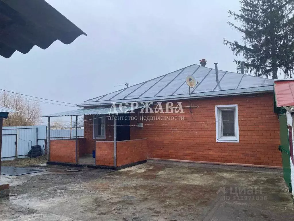 Дом в Белгородская область, Старооскольский городской округ, с. ... - Фото 0