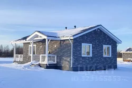 Дом в Новгородская область, Новгородский район, Ракомское с/пос, д. ... - Фото 1