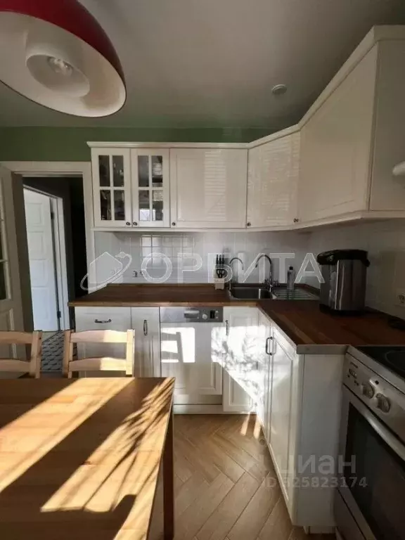 3-к кв. Тюменская область, Тюмень ул. Республики, 10 (55.6 м) - Фото 2