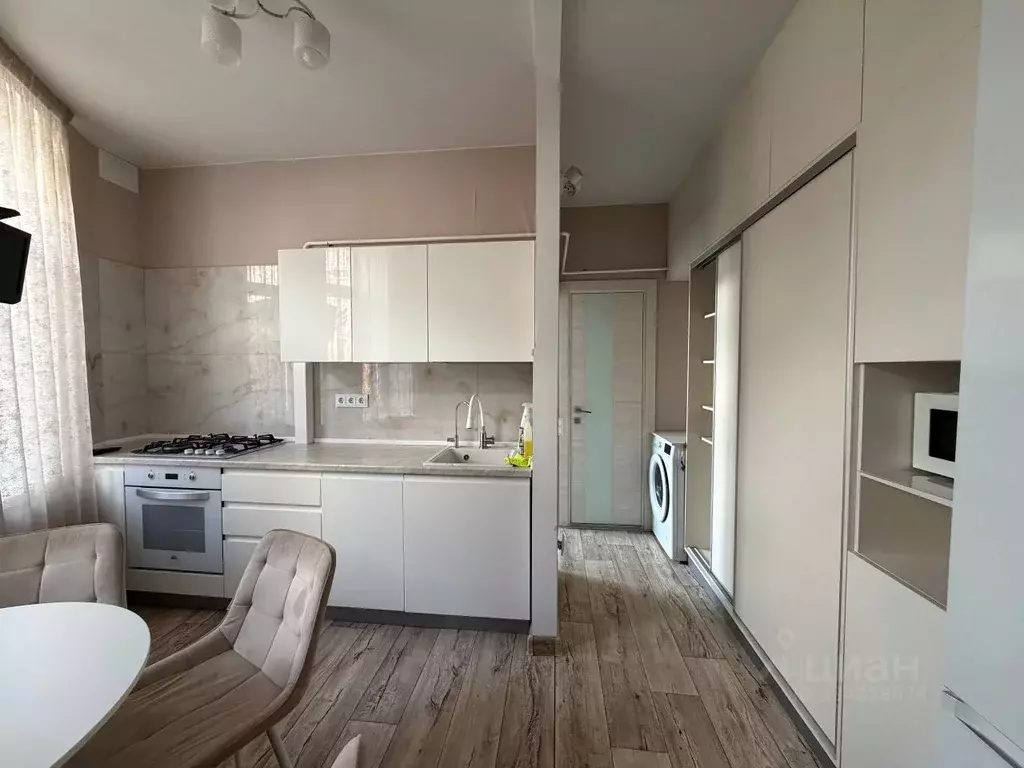 2-к кв. Крым, Симферополь ул. Гоголя, 61В (50.0 м) - Фото 2