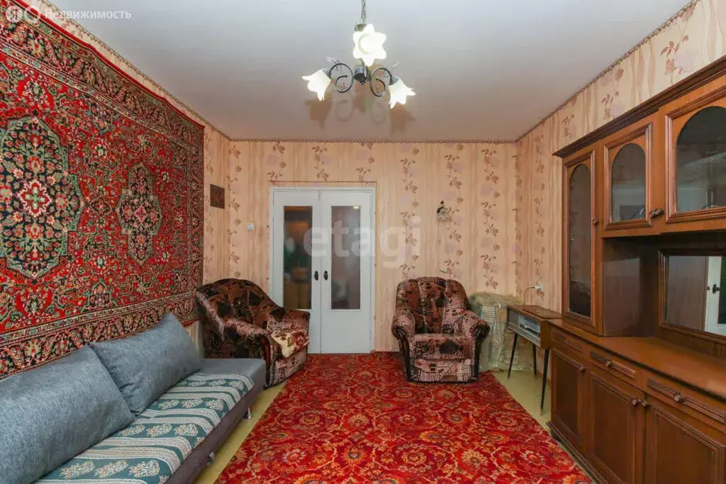 3-комнатная квартира: Омск, улица 70 лет Октября, 12 (63 м) - Фото 1