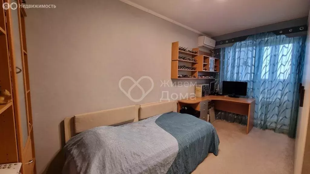 3-комнатная квартира: Волгоград, улица Маршала Ерёменко, 68 (61.4 м) - Фото 0
