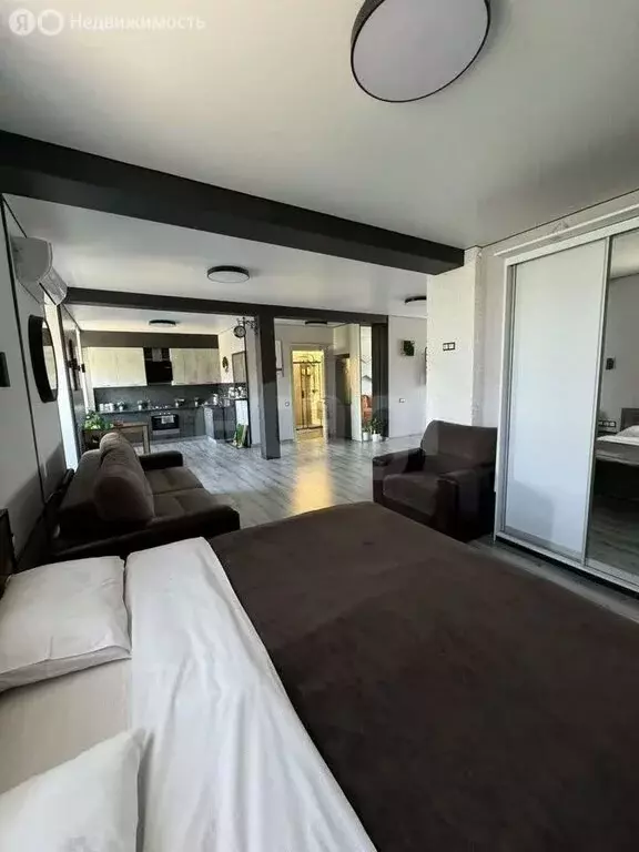 Квартира-студия: Тверь, проспект Калинина, 14 (70 м) - Фото 1