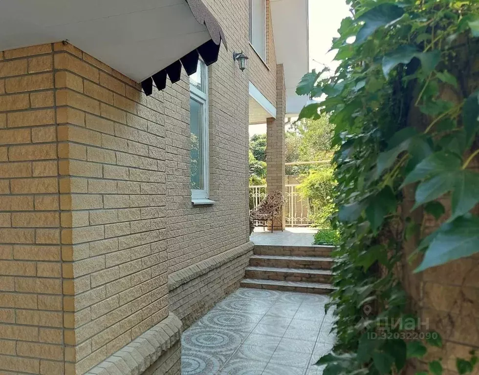 Дом в Ростовская область, Ростов-на-Дону Горская ул. (240 м) - Фото 1