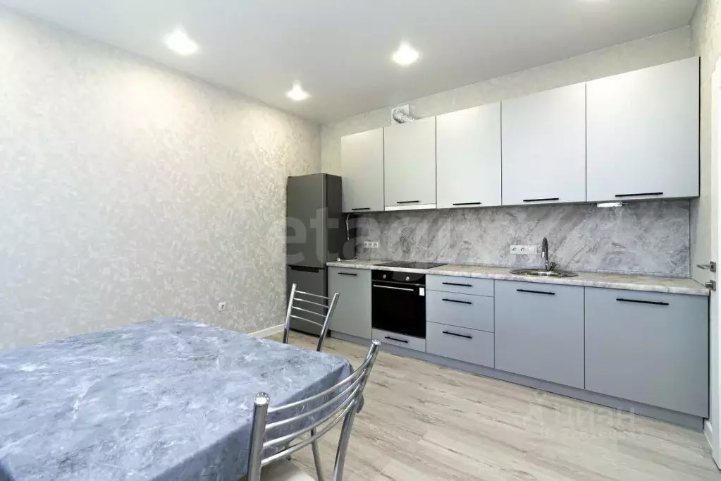 1-к кв. Тюменская область, Тюмень ул. Пожарных и Спасателей, 1 (50.0 ... - Фото 1