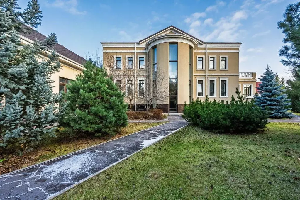 Коттедж в Свердловская область, Екатеринбург ул. Колокольная, 54 (1200 ... - Фото 1