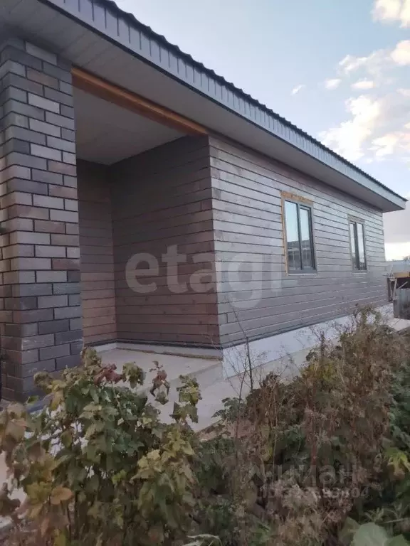 Дом в Башкортостан, Стерлитамакский район, Отрадовский сельсовет, с. ... - Фото 1