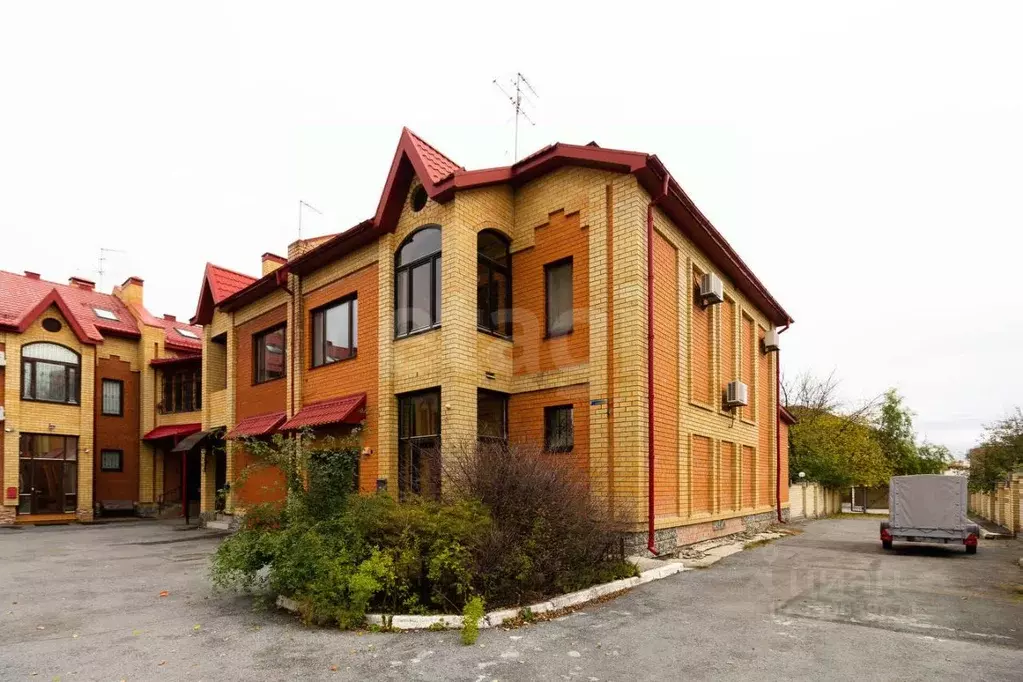 Таунхаус в Тюменская область, Тюмень Барнаульская ул. (279 м) - Фото 1