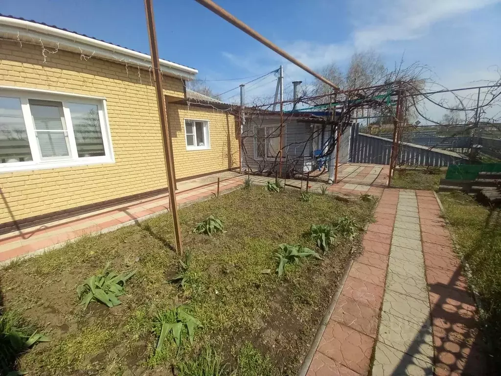 Дом в Краснодарский край, Ейский район, Александровское с/пос, пос. ... - Фото 1