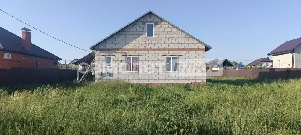 Дом в Белгородская область, Корочанский район, Мелиховское с/пос, с. ... - Фото 1