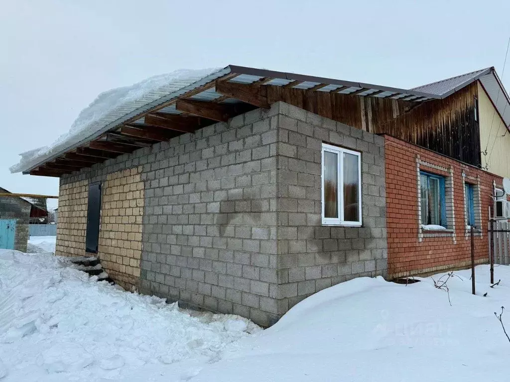 Дом в Самарская область, Кинельский район, Новый Сарбай с/пос, с. ... - Фото 1