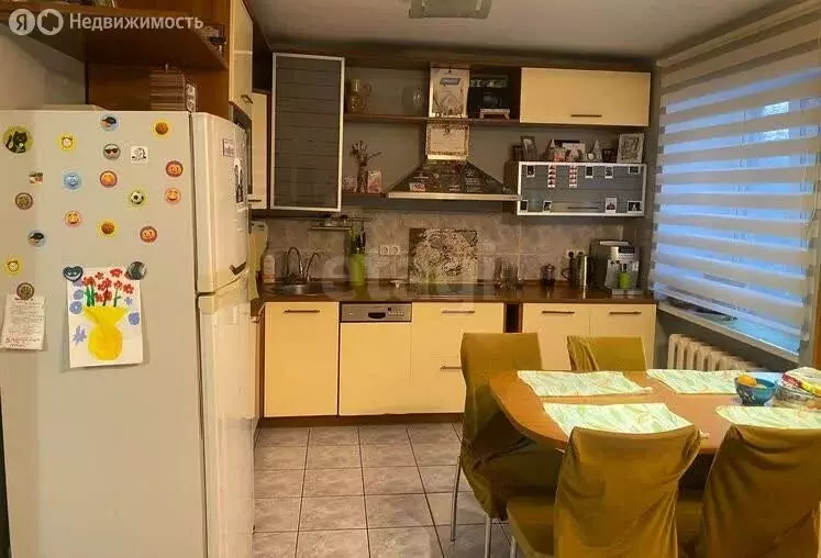 4-комнатная квартира: Тюмень, улица Циолковского, 15 (74 м) - Фото 1