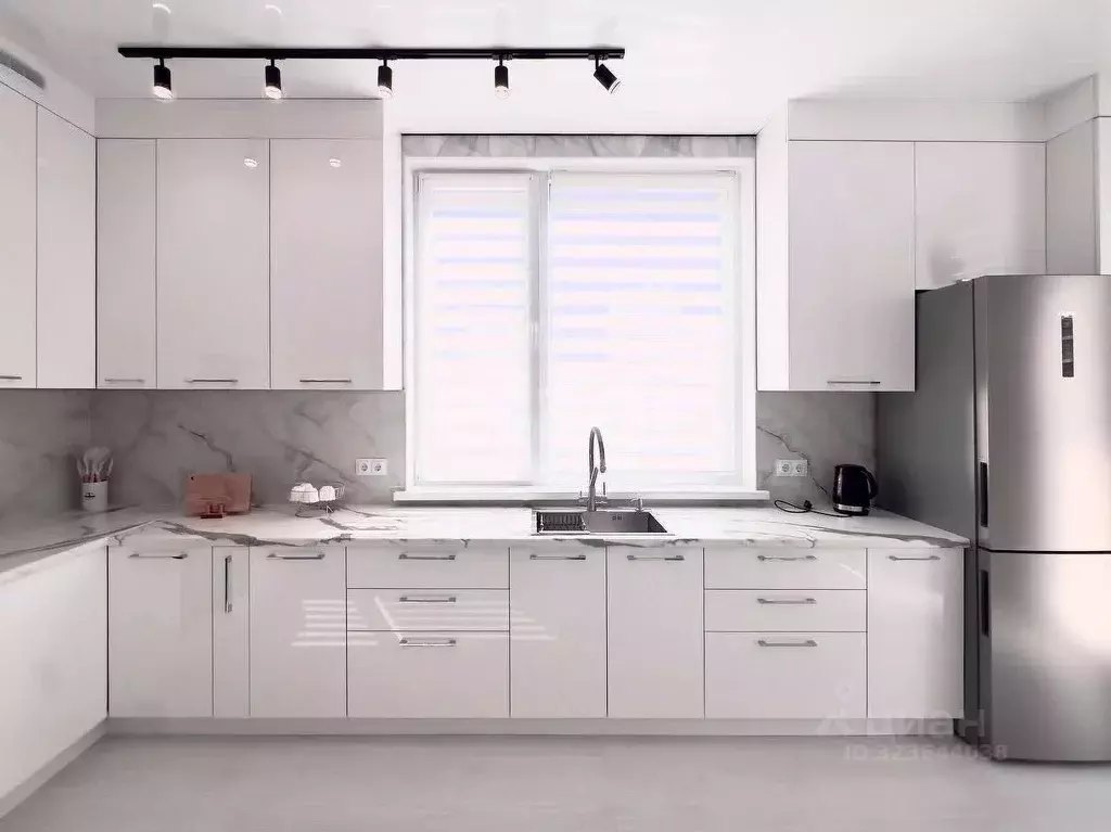 1-к кв. Крым, Симферополь просп. Александра Суворова (46.68 м) - Фото 1