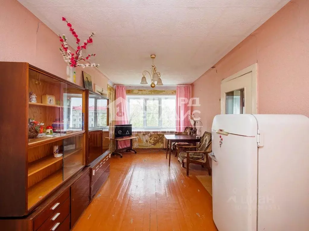 2-к кв. Омская область, Омск просп. Карла Маркса, 81 (41.9 м) - Фото 0
