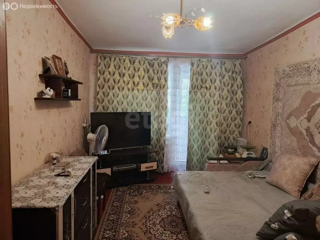 3-комнатная квартира: Таганрог, улица Осипенко, 51/1 (56 м) - Фото 0