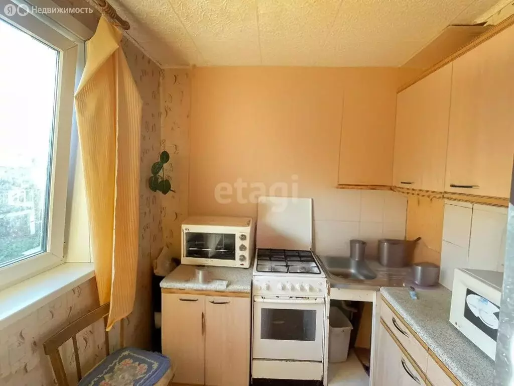2-комнатная квартира: Первоуральск, улица Емлина, 16А (38 м) - Фото 1