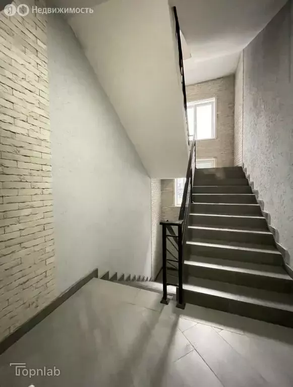 3-комнатная квартира: Нальчик, улица Тлостанова, 32 (100 м) - Фото 2