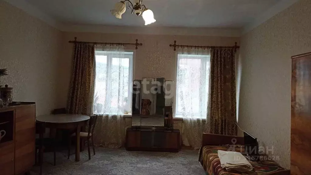 3-к кв. Крым, Феодосия ул. Земская, 9 (90.5 м) - Фото 0