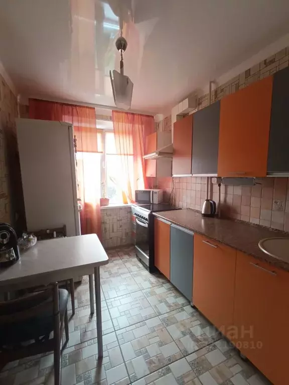 3-к кв. Омская область, Омск ул. Добровольского, 13 (62.0 м) - Фото 0