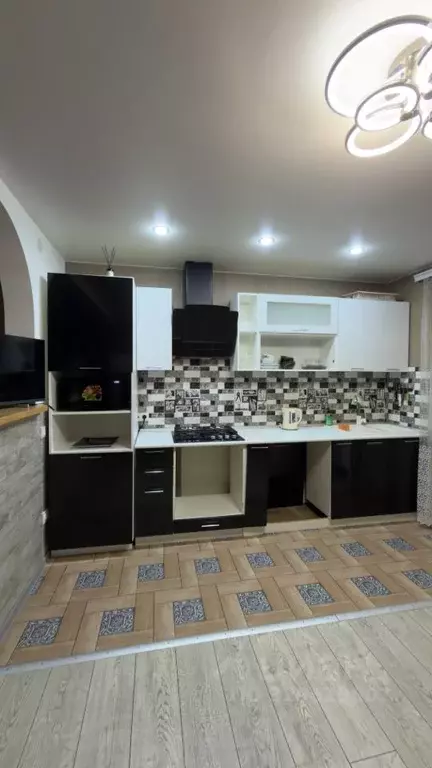 3-к кв. Крым, Белогорск ул. Нижнегорская, 37 (70.0 м) - Фото 2