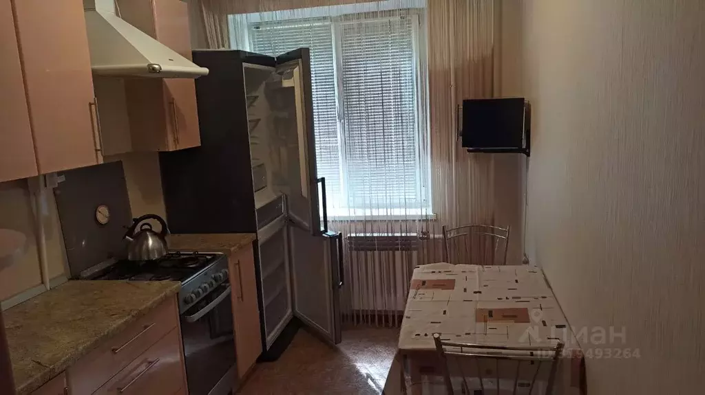 3-к кв. Омская область, Омск просп. Королева, 14 (55.0 м) - Фото 0
