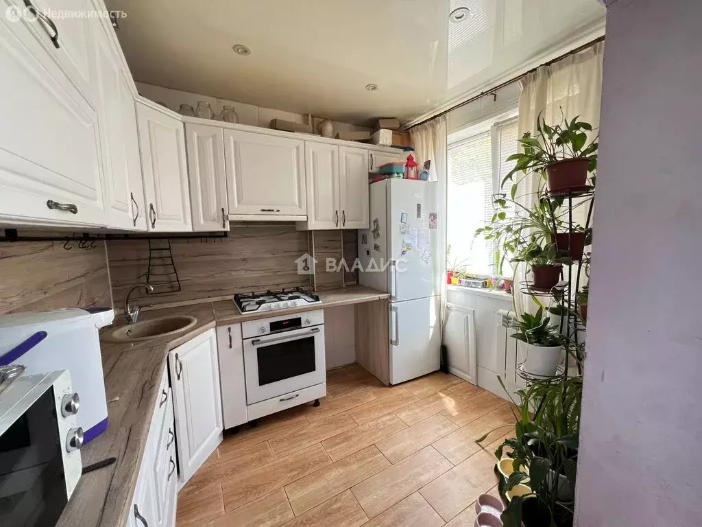 3-комнатная квартира: Луховицы, улица Островского, 1 (66 м) - Фото 1