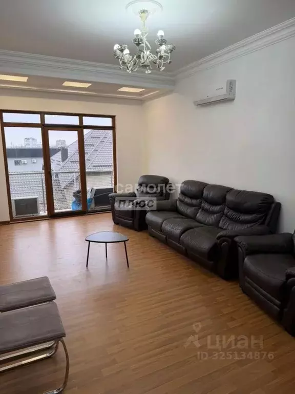 2-к кв. Кабардино-Балкария, Нальчик ул. Чернышевского, 94А (66.0 м) - Фото 1