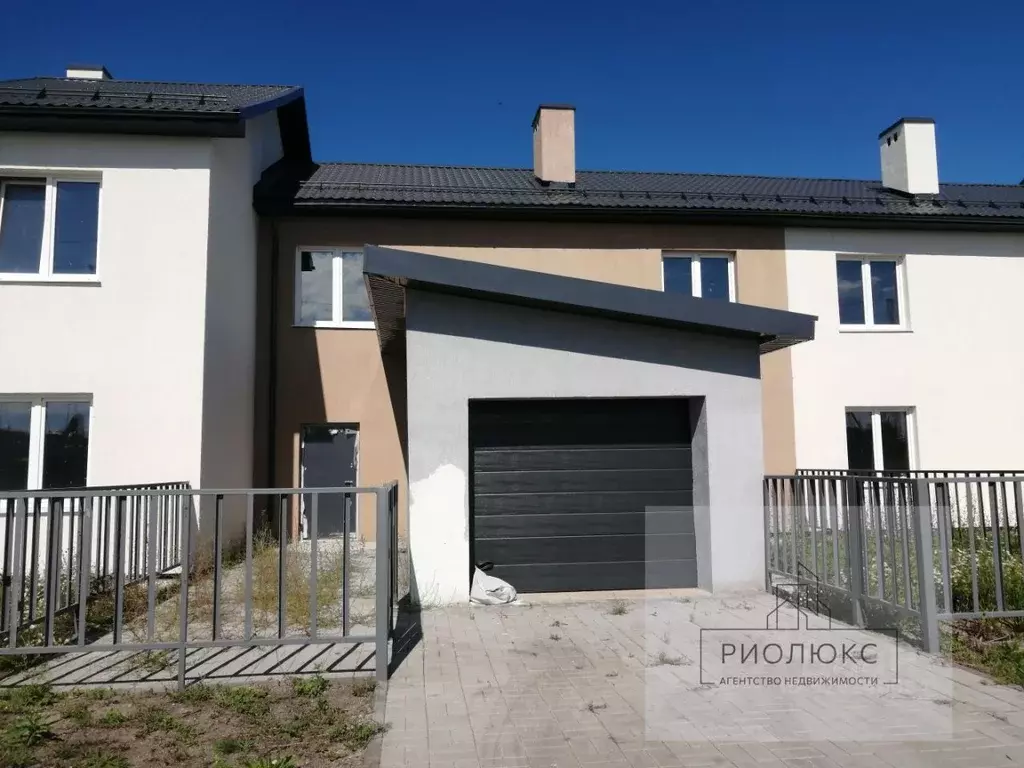 Таунхаус в Челябинская область, Магнитогорск пос. Молодежный,  (140 м) - Фото 1