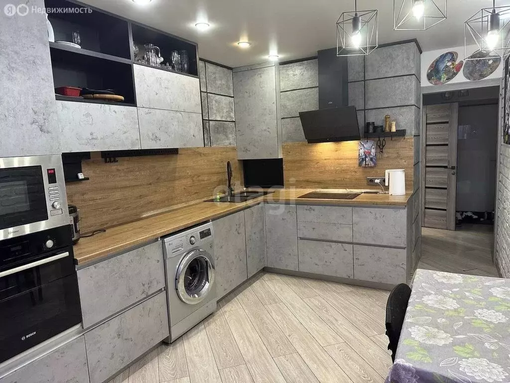 3-комнатная квартира: Южно-Сахалинск, Железнодорожная улица, 87 (70 м) - Фото 2