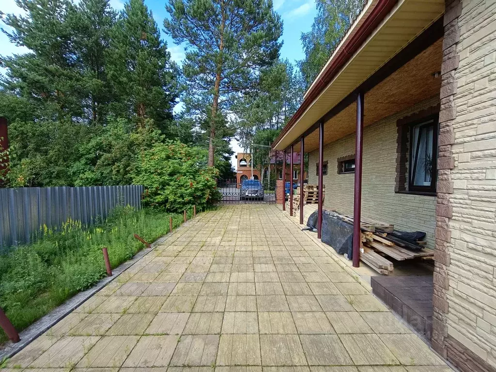 Дом в Ханты-Мансийский АО, Югорск ул. Грибоедова (202 м) - Фото 2