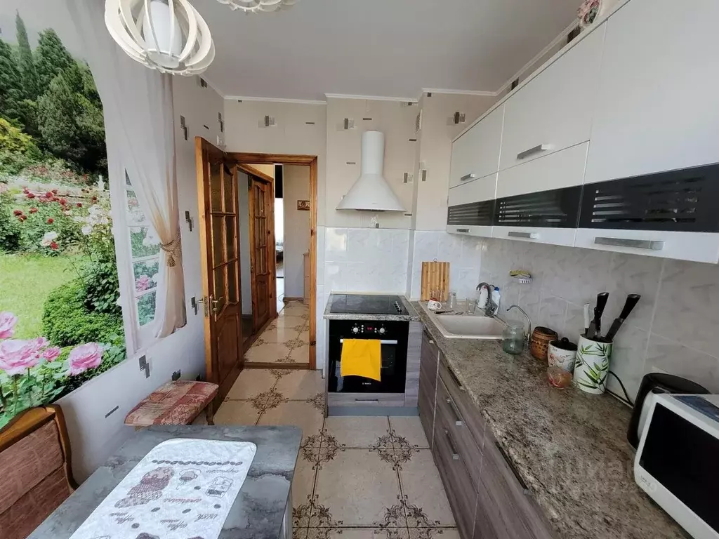 2-к кв. Крым, Щелкино Ленинский район, 1-й мкр, 35 (52.0 м) - Фото 2