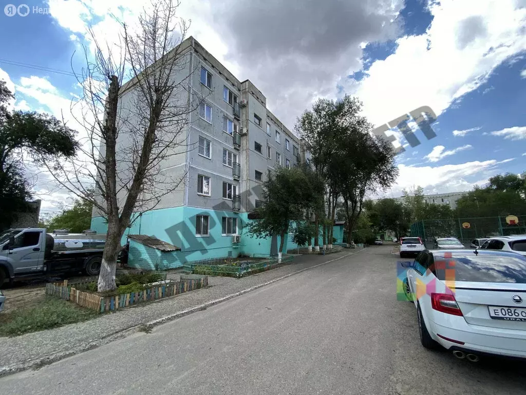 3-комнатная квартира: Элиста, улица Ю. Клыкова, 142 (60 м) - Фото 0