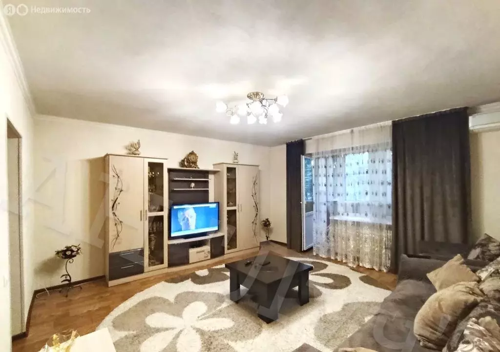 3-комнатная квартира: Будённовск, 8-й микрорайон, 3 (72.6 м) - Фото 2