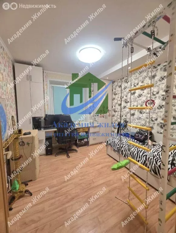 3-комнатная квартира: Орск, микрорайон Новый город, Краматорская ... - Фото 1