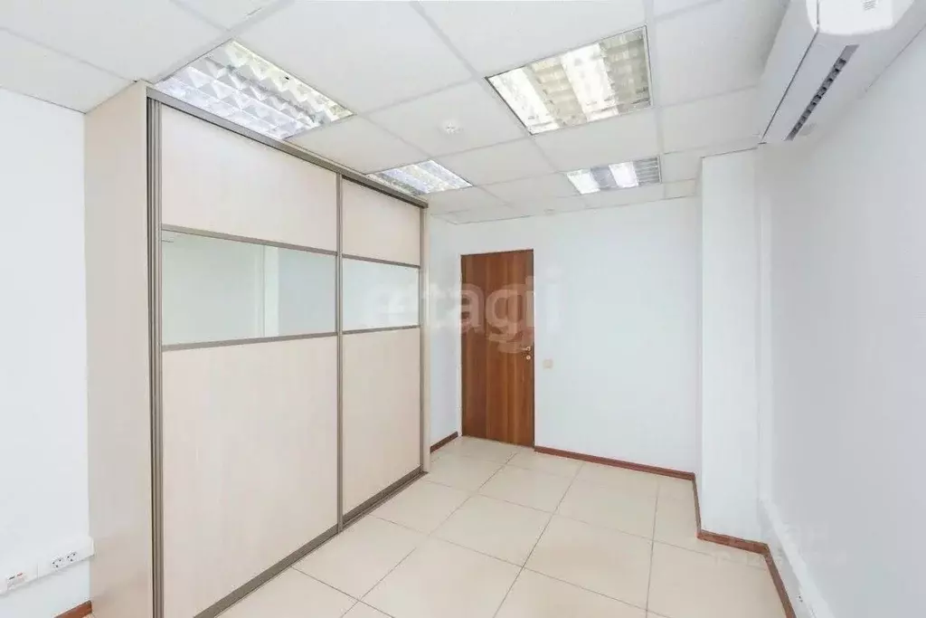 Офис в Пермский край, Пермь ул. Макаренко, 18 (100 м) - Фото 2