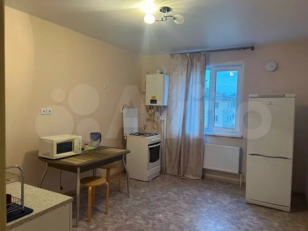 1-к. квартира, 45 м, 3/3 эт. - Фото 0