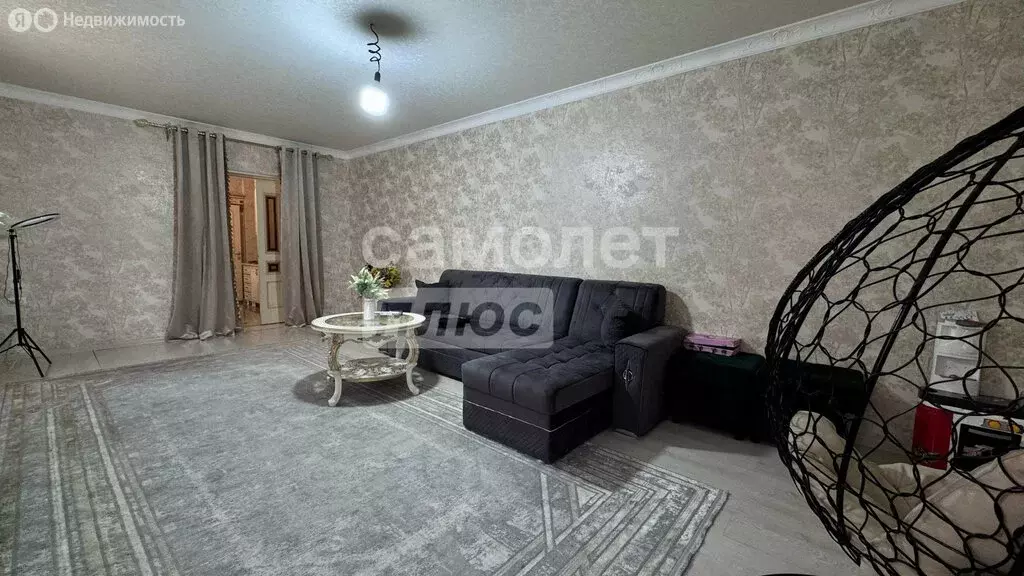 Дом в Хасавюрт, посёлок Ветеран, 18-я улица Ветеран, 43 (400 м) - Фото 1