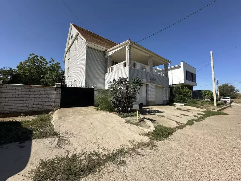 Дом в Астраханская область, Астрахань пер. 10-й Ульяновский, 2/13 (390 ... - Фото 1