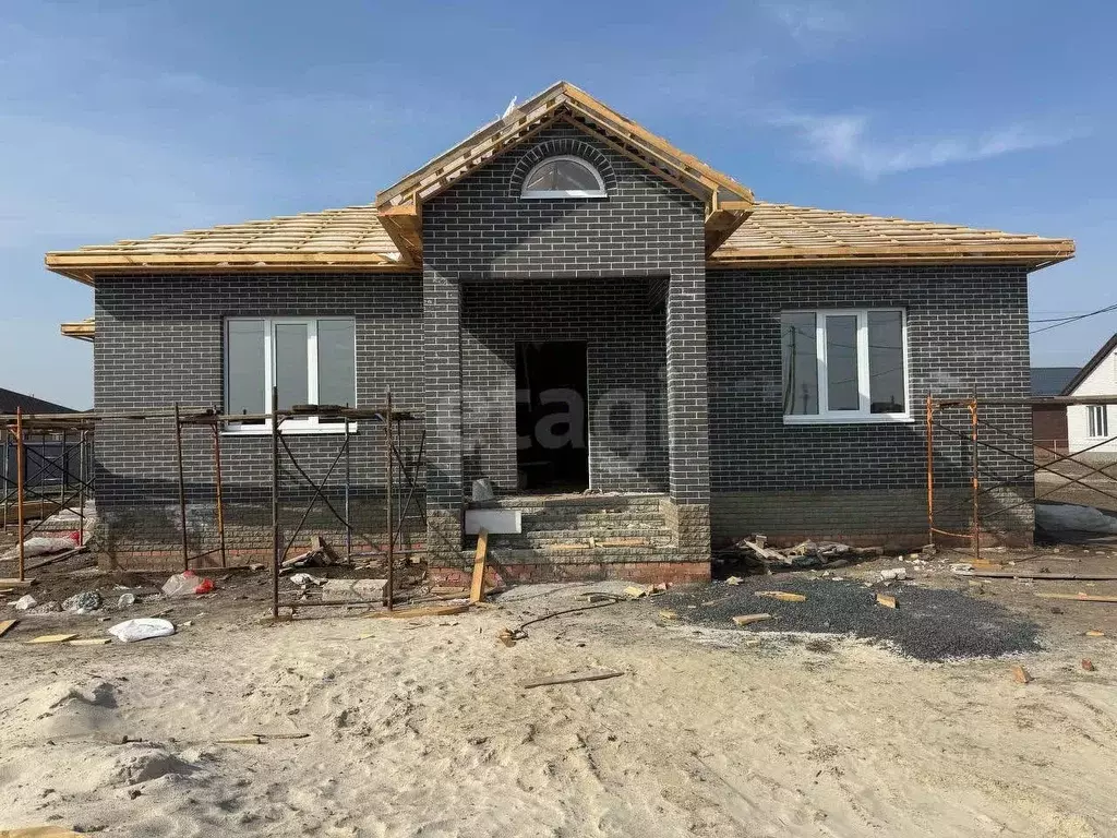 Дом в Ростовская область, Неклиновский район, с. Новобессергеневка ул. ... - Фото 1