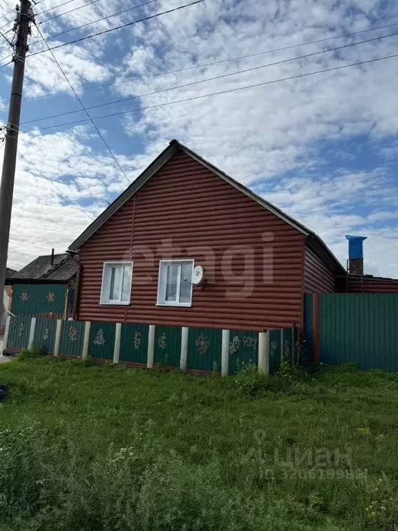 Дом в Красноярский край, Березовский район, Есаульский сельсовет, с. ... - Фото 1