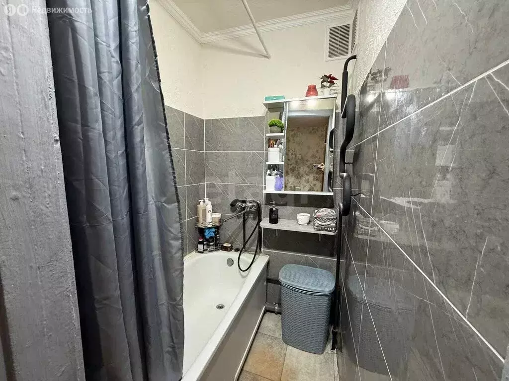 4-комнатная квартира: Калининград, Красносельская улица, 51 (62.3 м) - Фото 1