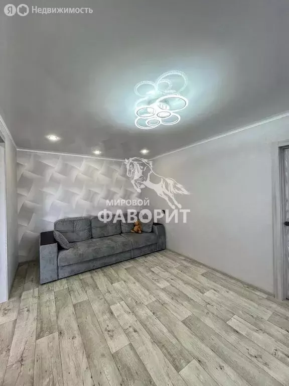 2-комнатная квартира: Орск, микрорайон Новый город, улица Комарова, 10 ... - Фото 0