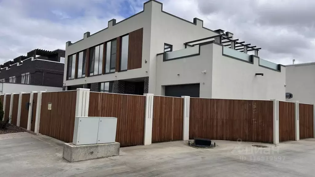 Дом в Краснодарский край, Краснодар ул. Вагнера, 4 (240 м) - Фото 0