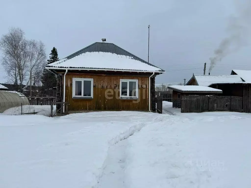 Дом в Алтайский край, Бийский район, с. Большеугренево Советская ул., ... - Фото 0