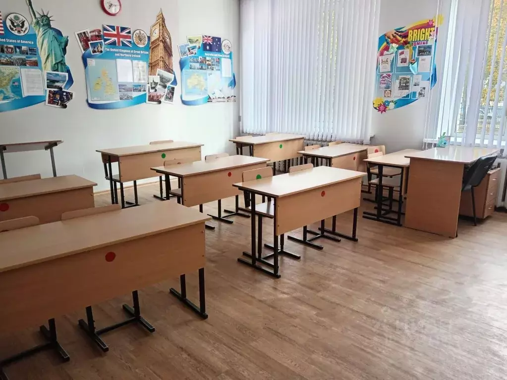 Помещение свободного назначения в Татарстан, Набережные Челны просп. ... - Фото 1