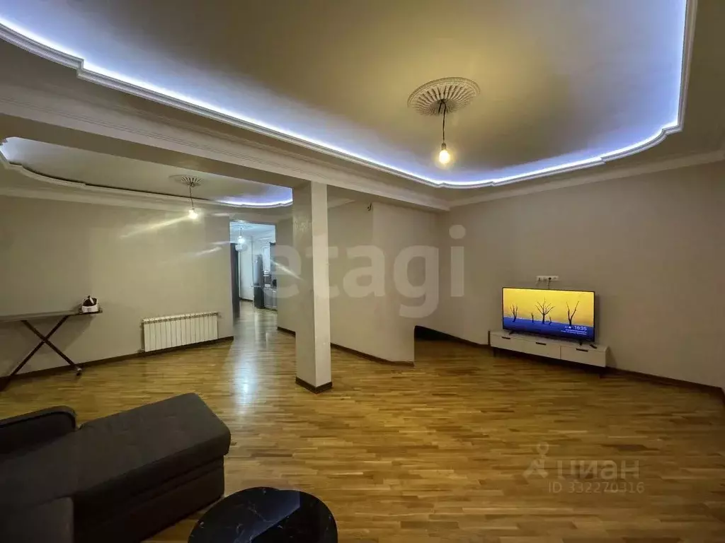 3-к кв. Дагестан, Махачкала ул. Магомета Гаджиева, 73А (105.0 м) - Фото 1