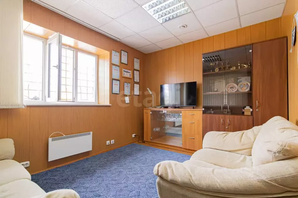 Помещение свободного назначения в Псковская область, Псков ул. Леона ... - Фото 1