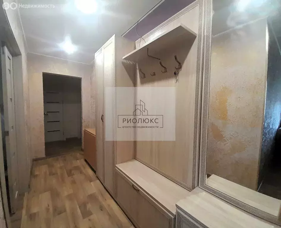 3-комнатная квартира: Магнитогорск, улица Калмыкова, 7 (65 м) - Фото 0