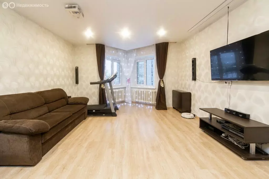 3-комнатная квартира: Архангельск, проспект Ломоносова, 13 (91.2 м) - Фото 1